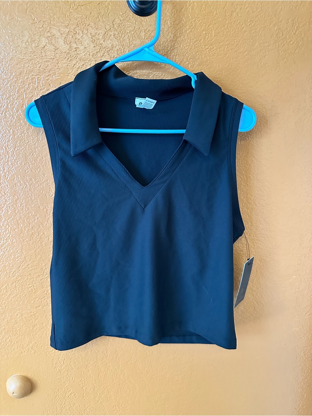 90 Degree By Reflex Black Sleeveless V-Neck Collared Tank